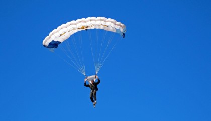 开云·体育全站登录地址-库里3分球破纪录：开启“远程投篮”的新时代，库里三分远投